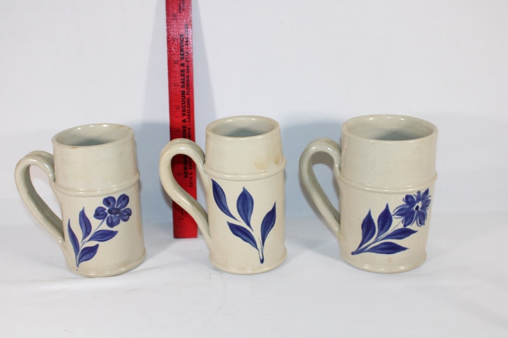 Three Williamsburg Pottery mugs with blue flowers (1 of 3)