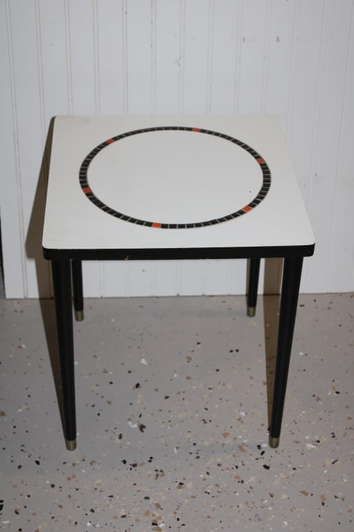 Small VTG table with tile detail: Good Overall Condition