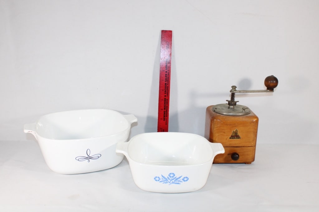 Two Corning Ware dishes,Austria VTG grinder (1 of 4)