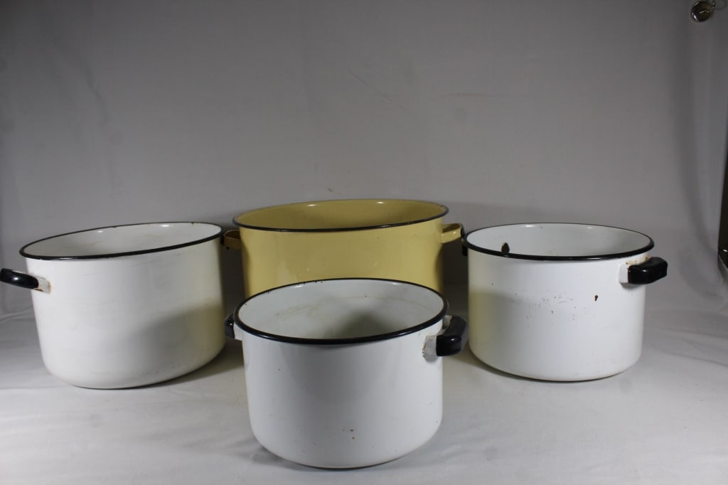 Lot of 4 Enamelware pots without Lids (1 of 3)