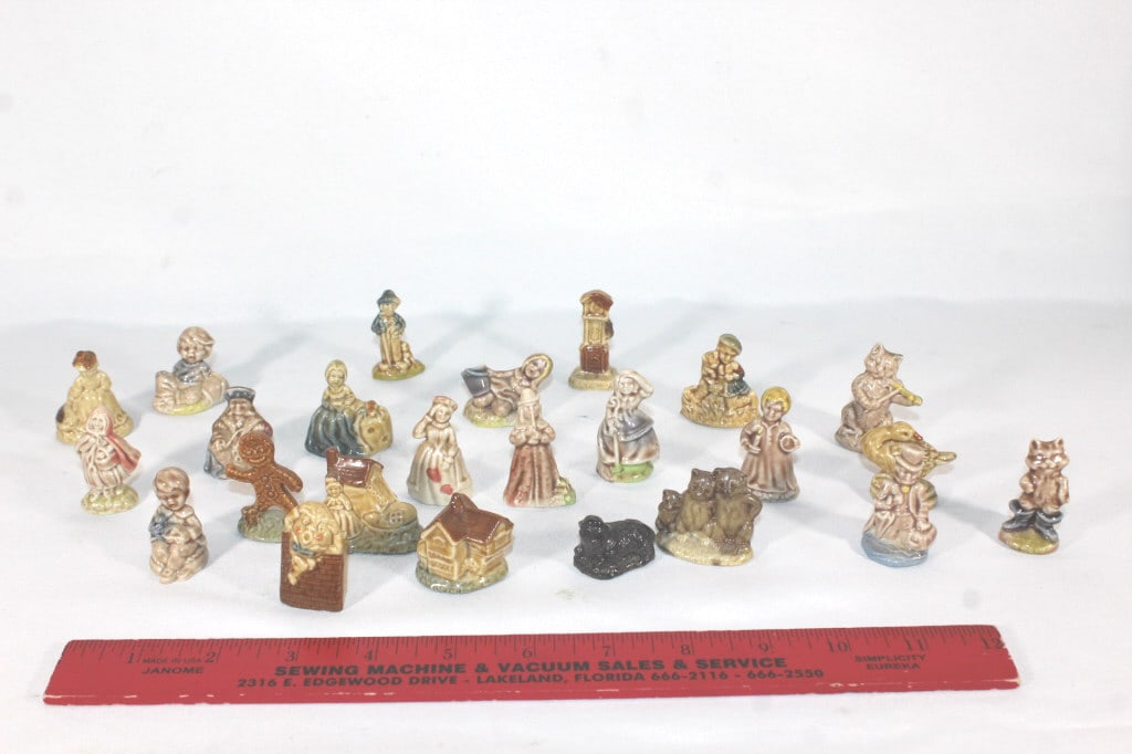 Wade figurines Nursery Rhymes 1960-1970: Good overall as pictured