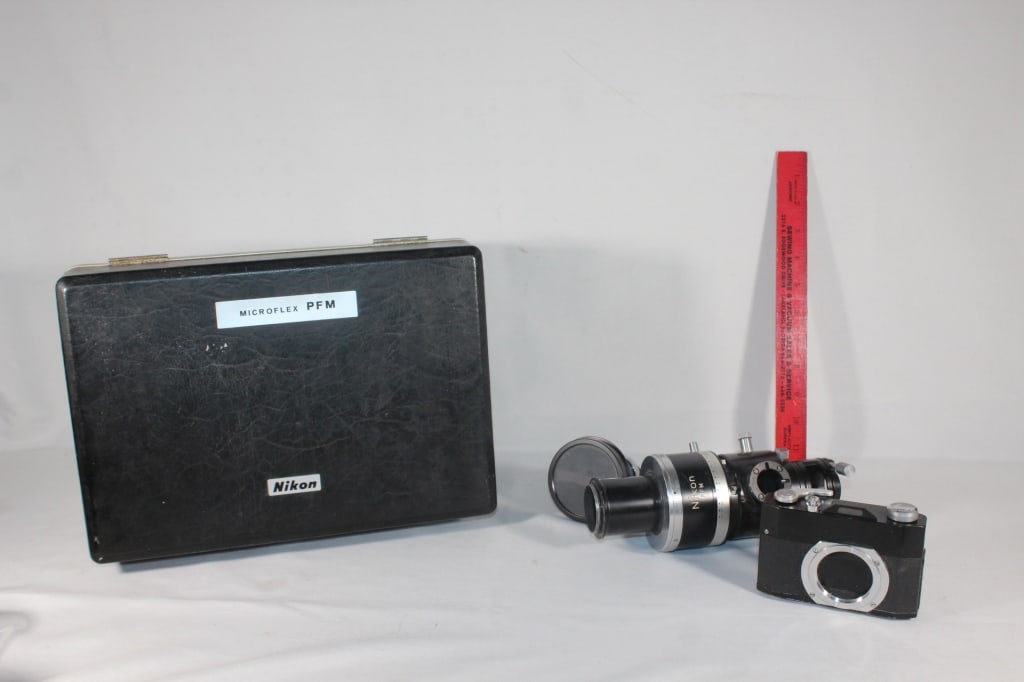 Microflex PFM Nikon Film camera with case (1 of 3)