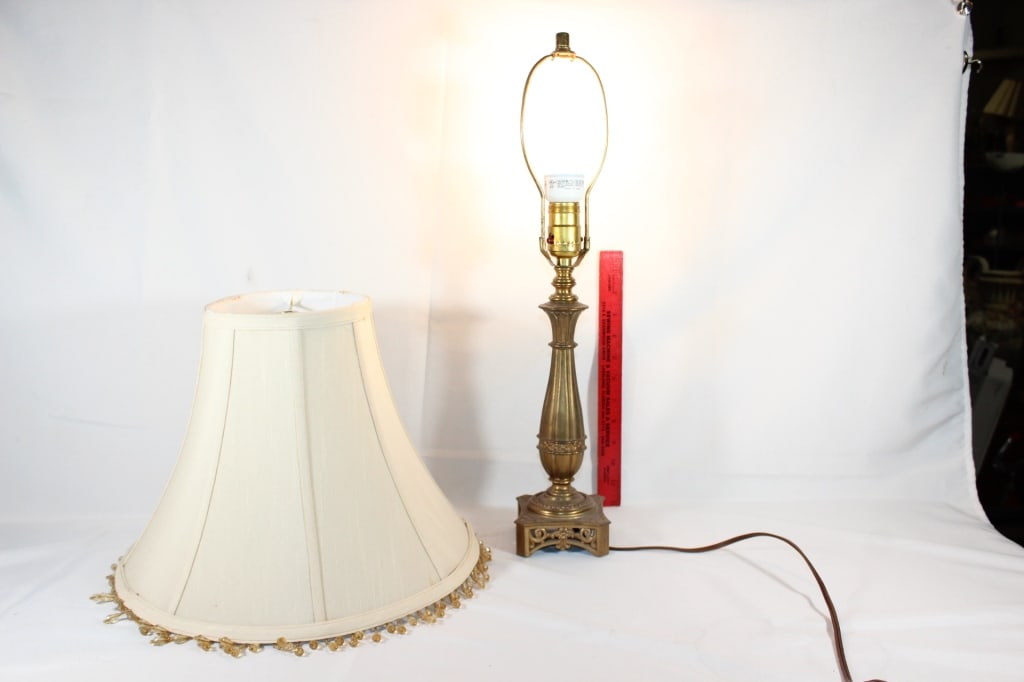 Antique Brass Lamp Floral Base (1 of 2)