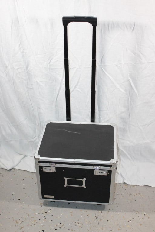 Vaultz Wheeling Locking Storage Box (1 of 4)