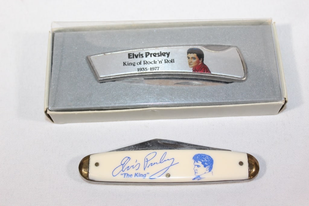 Elvis Presley-The King - Vintage Pocket Knife: Set of 2 pocket knife - Bone and Stainless steel. Good overall as pictured.