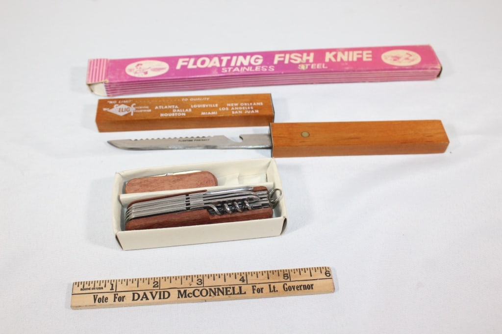 Fish knife and 2 Survival pocket knife (1 of 3)