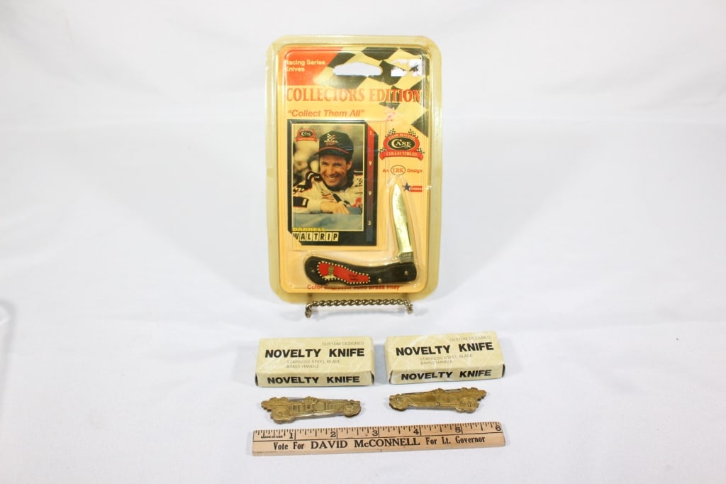 Darrell Waltrip Brass knife & 2 Car Novelty knife (1 of 3)