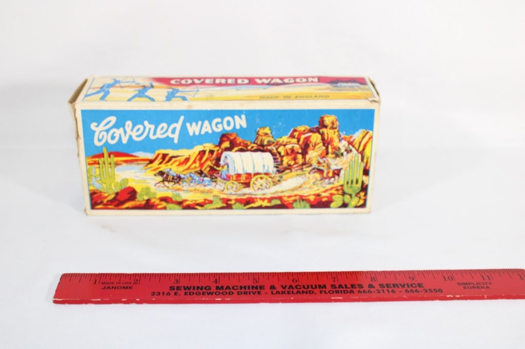 Vintage Covered Wagon Toy (1 of 4)
