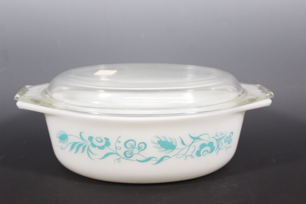 Vtg Pyrex 1.5 Qt Meadow Pattern Lidded Casserole (1 of 3)