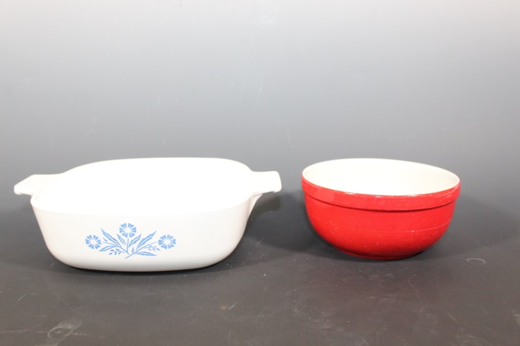 Vtg Corning 1 Qt Casserole & Hall's 5" Bowl (1 of 2)