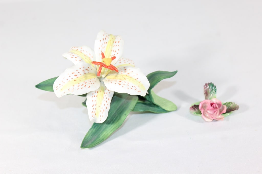 Lenox Ceramic Flower / Staffordshire Flower: Good overall as pictured