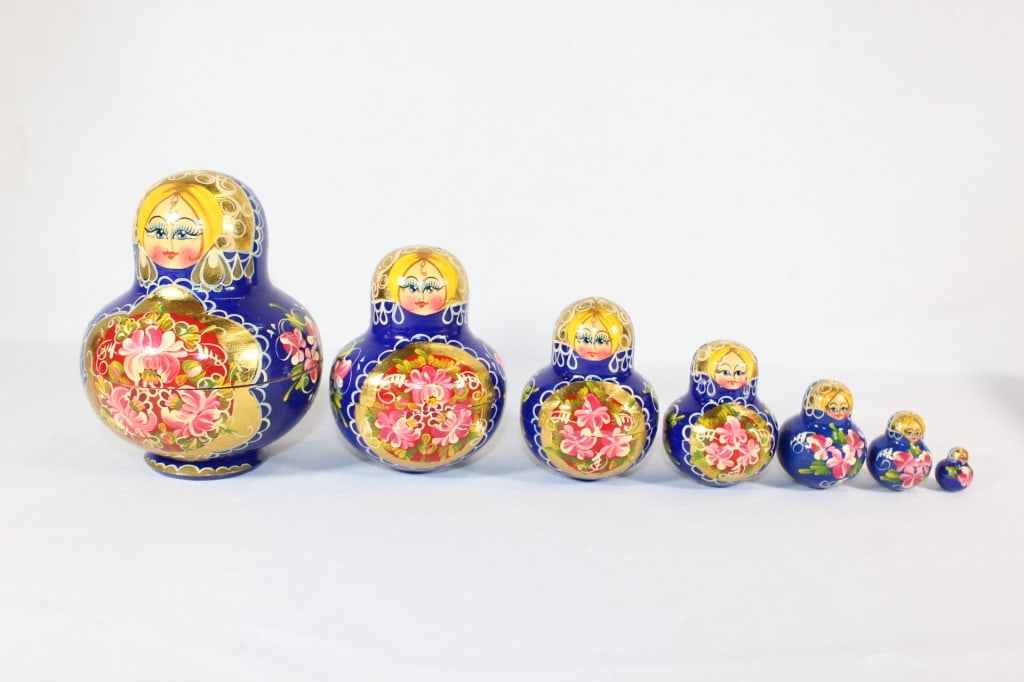 Lot of 7 Wooden Vintage Russian Nesting Dolls (1 of 4)