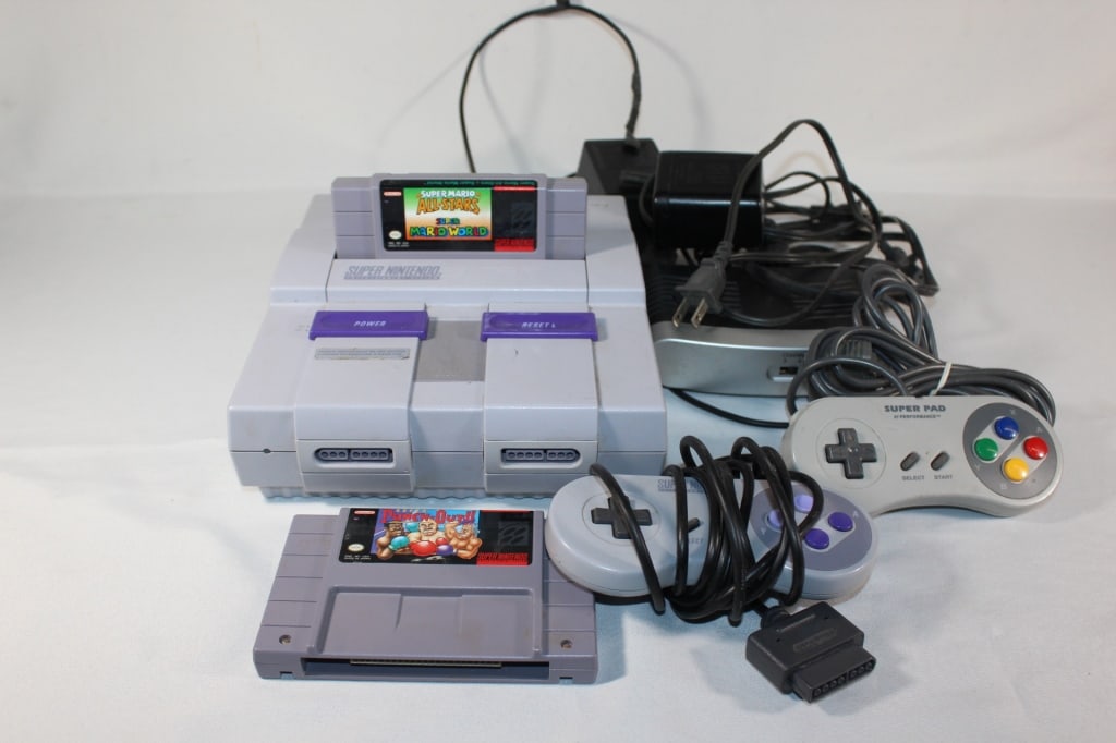 Vintage Super Nintendo w/Controller and Games (1 of 5)
