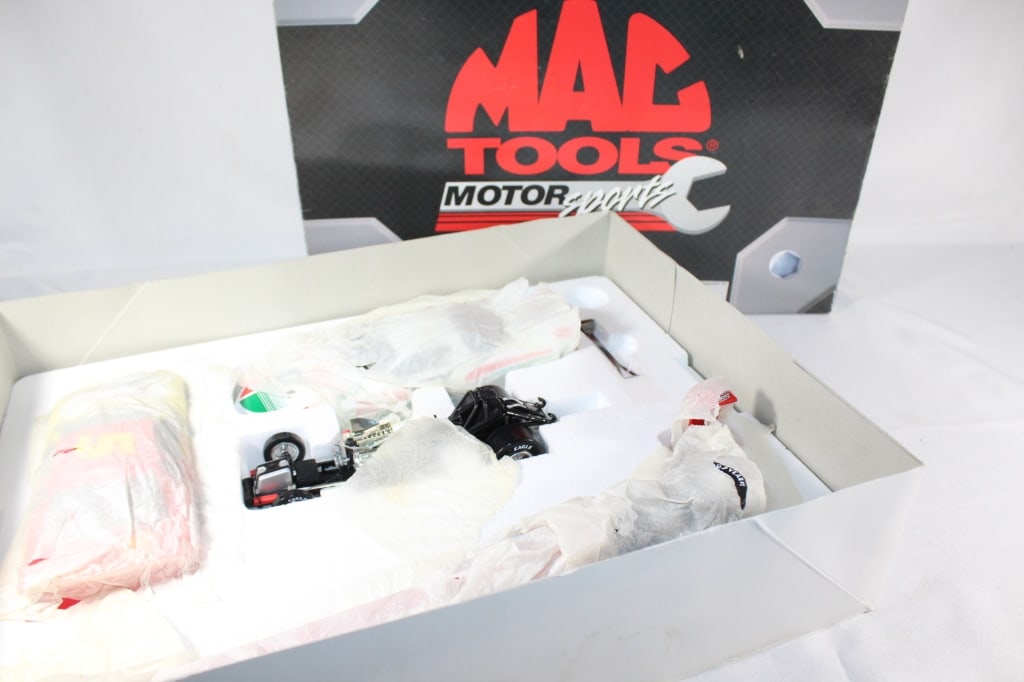 MAC Tools 1996 Champ Set Collectible Cars 1:24: new in box