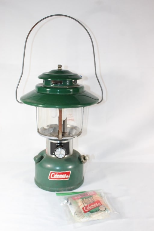 Coleman Campting Lantern Model 228H (1 of 3)