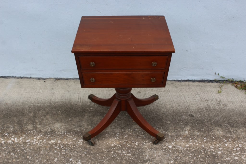 MCM Willet Elswick Solid Cherry End Table (1 of 3)