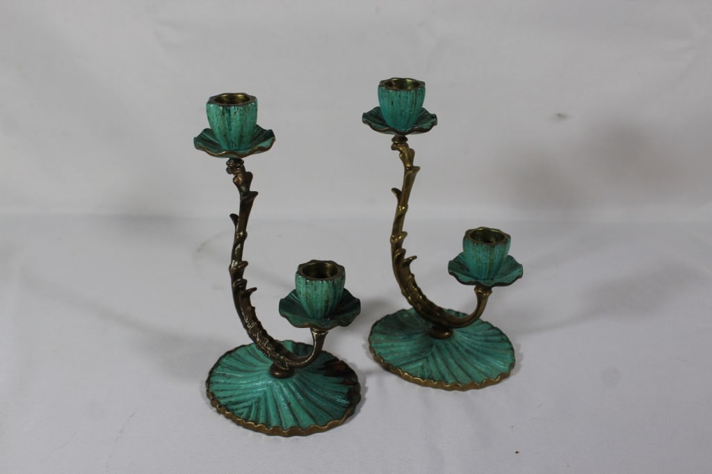 Vtg Pair Brass Candle Holders (1 of 2)