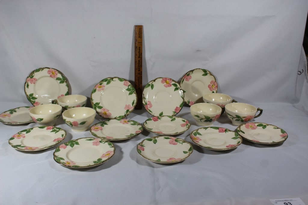 Franciscan ware "Dessert Rose" 12 saucers, 6 cups (1 of 4)