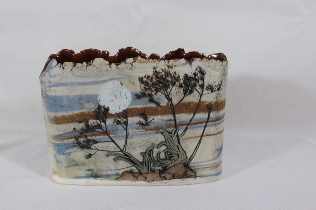 Artistic pottery vase nature themed: good overall as pictured