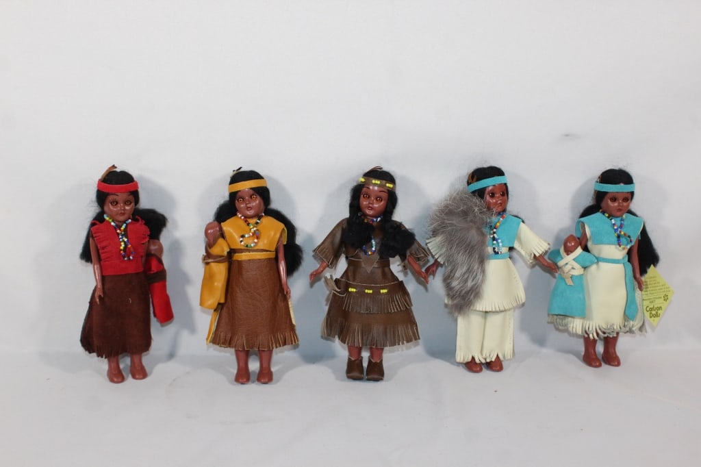4 Carlson Indian dolls (1 of 3)
