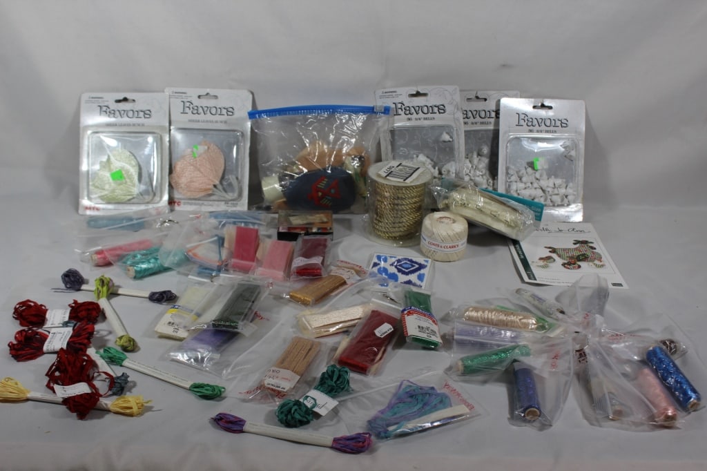 Lot of sewing/ craft supplies - Threads, Ribbon et (1 of 1)