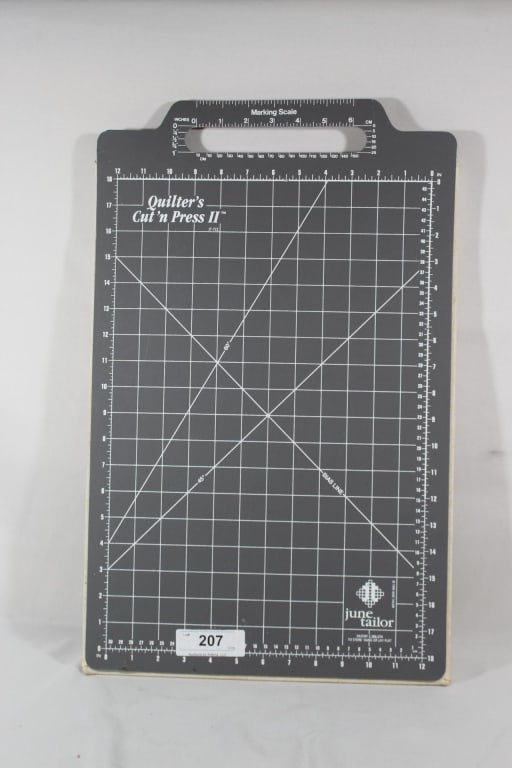 Quilters Cut & Press Mat: Good overall as pictured.