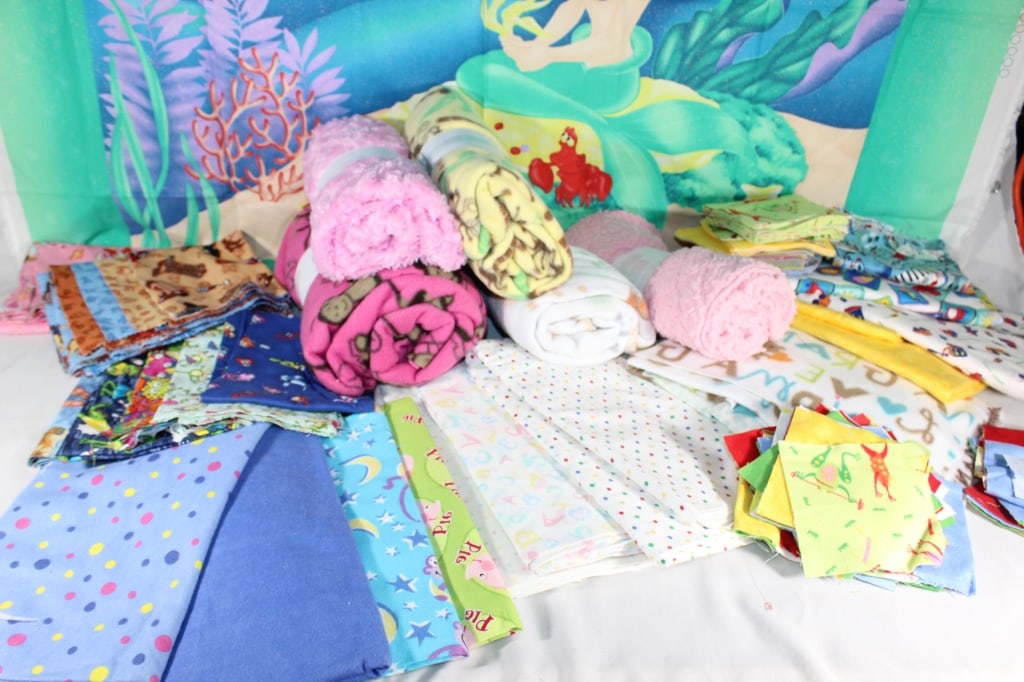 10 Pounds Of Assorted Quilters Fabric: Good overall as pictured.