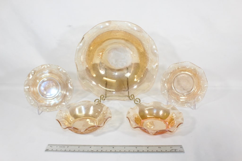 Depression Glass - Jeannette Floragold Louisa: Iridescent Peach 5 Pieces Ruffled Serving Bowl 9.5" 4 Small Berry / Dessert Bowls 5.5" Good overall as pictured