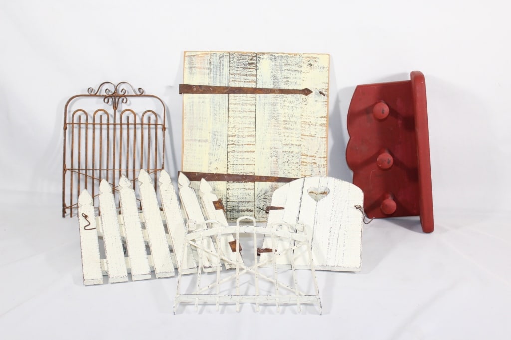 Lot of Metal & Wood Decor (1 of 4)