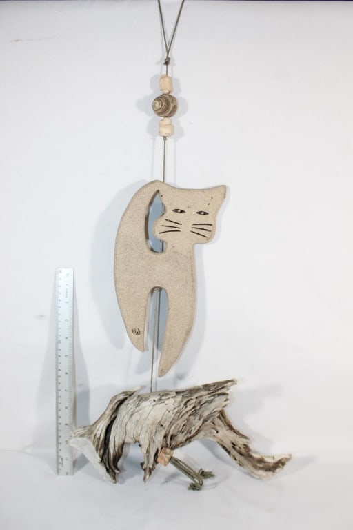 Ceramic Cat & Driftwood Art: Good overall as pictured