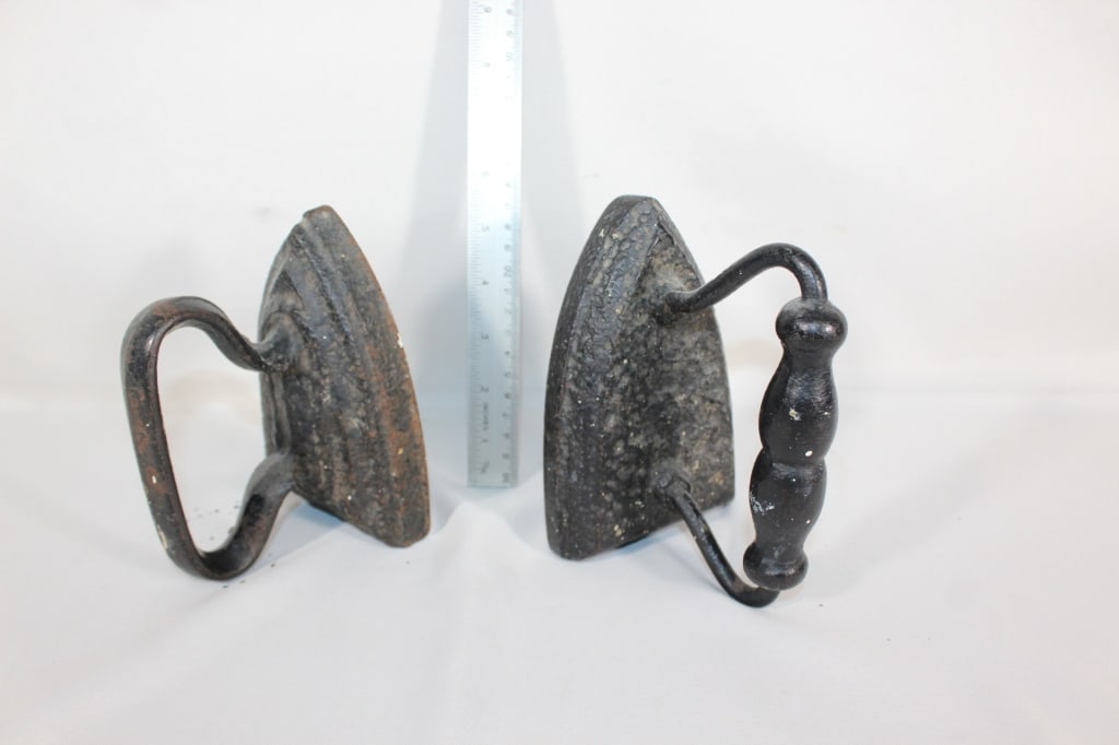Lot of Antique Cast Iron IRONS /2 (1 of 1)