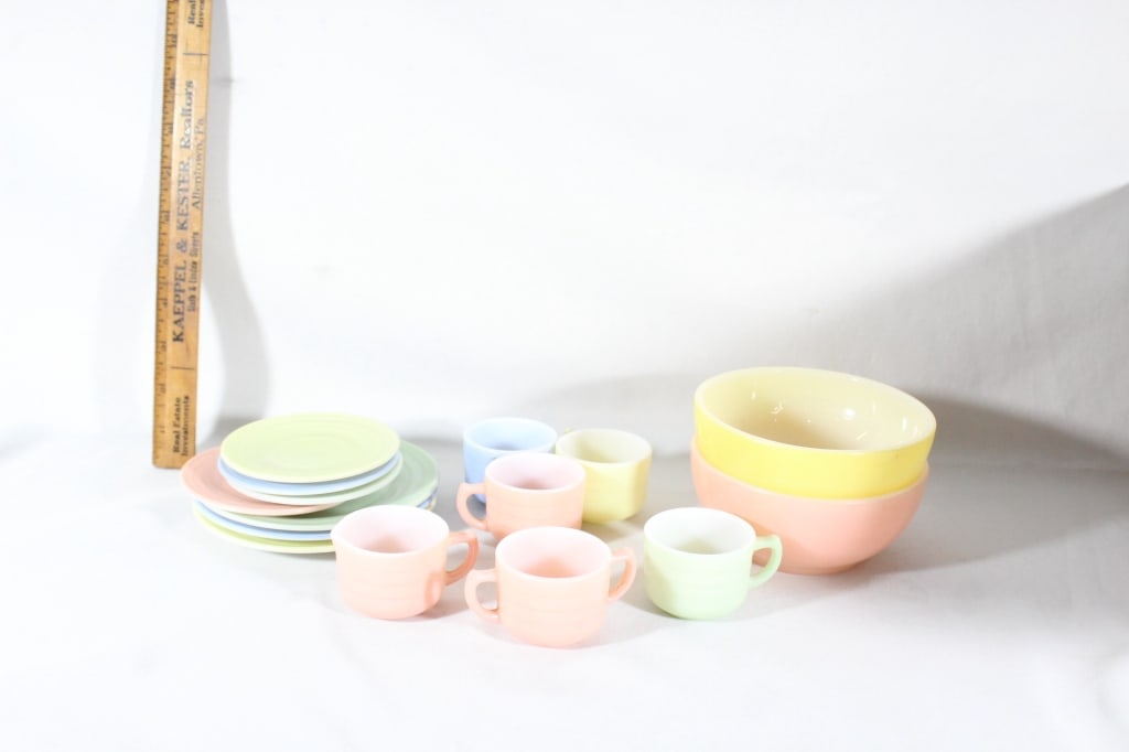 Hazel Atlas little hostess party set (1 of 4)