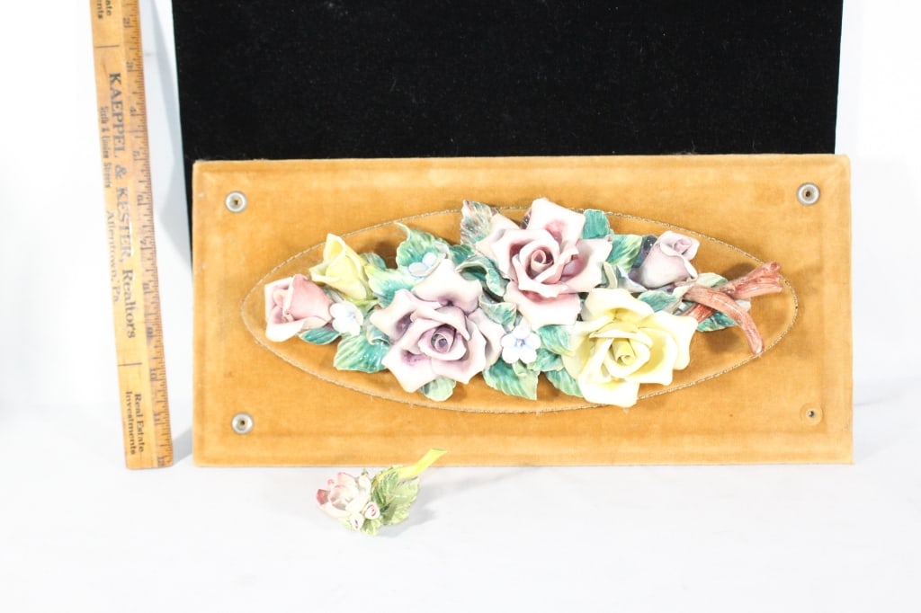 Large Capodimonte? flower wall hang on velvet (1 of 5)