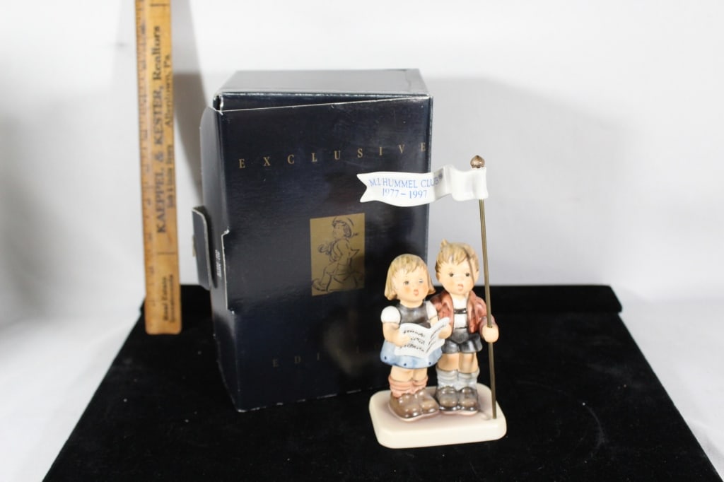 Goebel Exclusive collection figurine: Celebrate with song Good overall as pictured