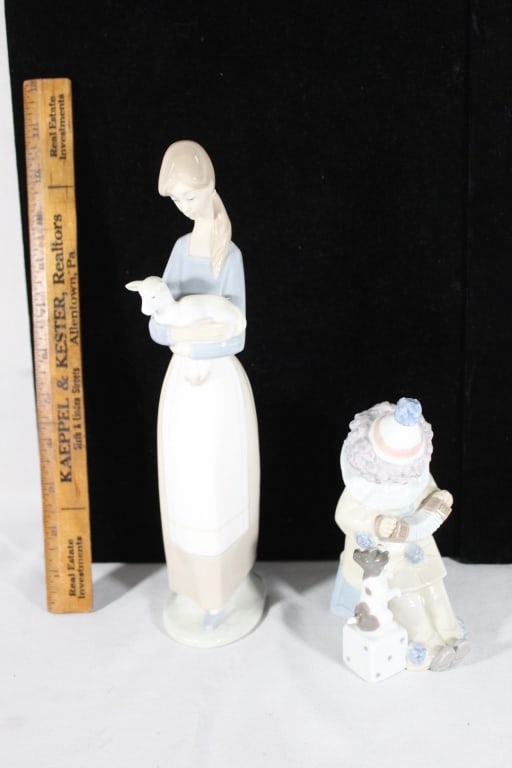 Lladro woman and clown figurine-damaged: Good overall as pictured