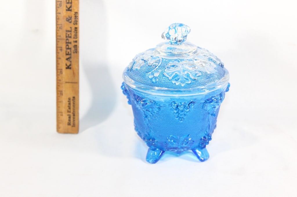 Vintage Jeanette Glass Candy Dish (1 of 2)