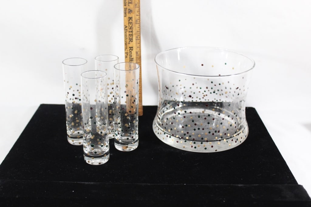 Retro Ice bucket and 4 shot glasses (1 of 3)