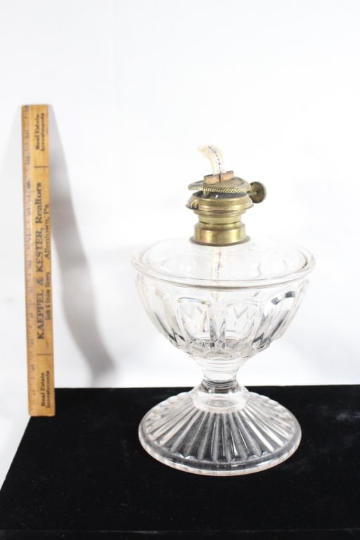 Large Antique Glass/Crystal? oil lamp: Good overall as pictured