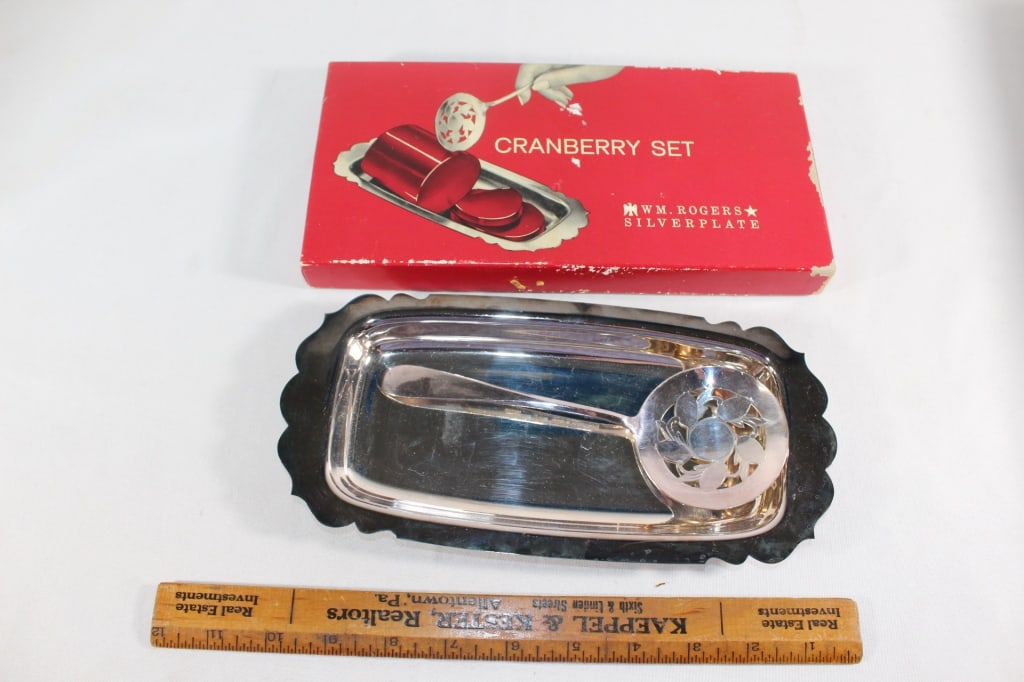 VTG Cranberry serving set with org. box (1 of 4)