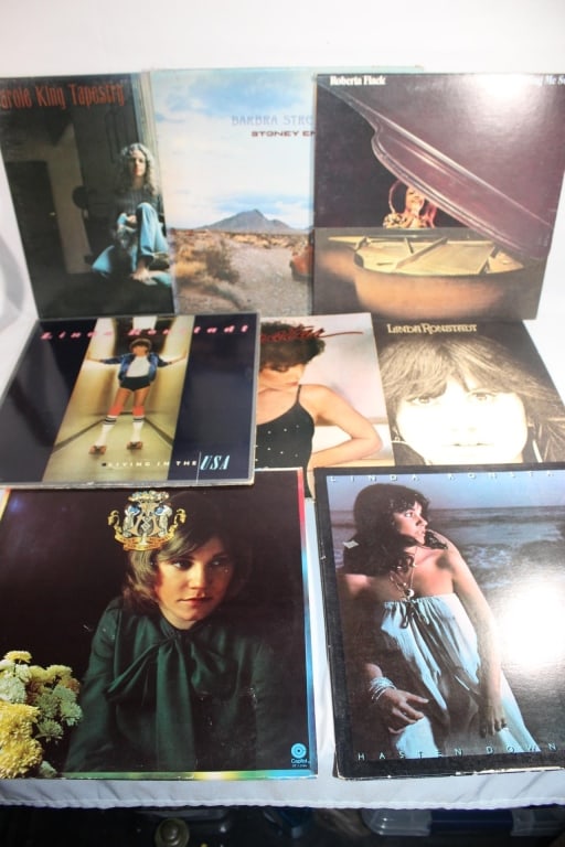 8 VTG records Carole King,Barbra Streisand,: Linda Ronstadt,Anne Murray,Pat Benatar Good overall as pictured
