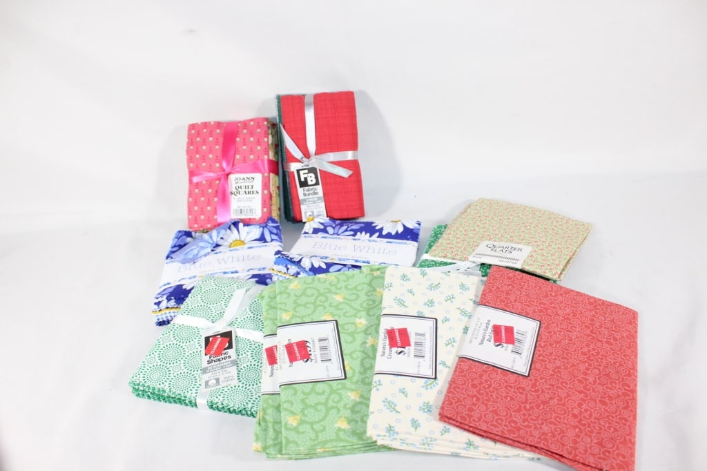 Lot of Quilt Fabric - Quilt Squres: Good overall as pictured