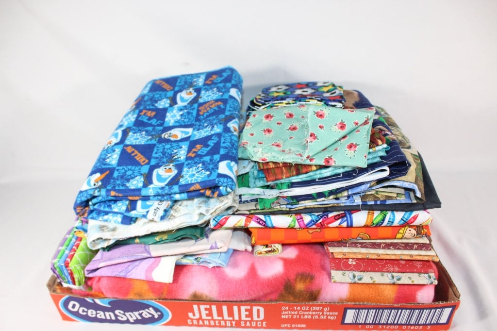 10 lbs Quilt Fabric -Olaf from Frozen etc.: Good overall as pictured