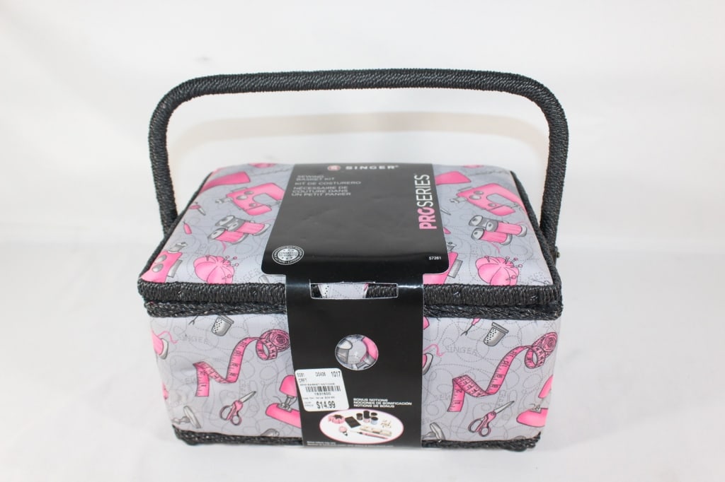 Brand New Singer Sewing Basket: Good overall as pictured