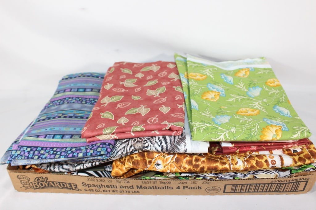 10 lbs Quilt Fabric -Cabbages & Roses etc.: Good overall as pictured