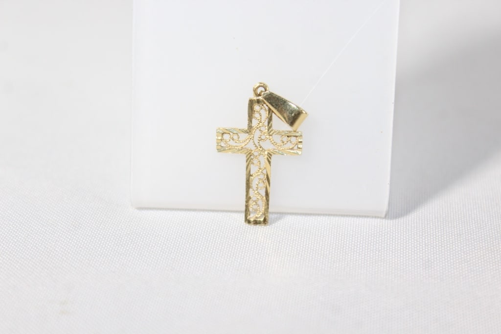 14 karat gold Turkey Cross Pendant: weighs about 1 gram; marked F14kt Turkey