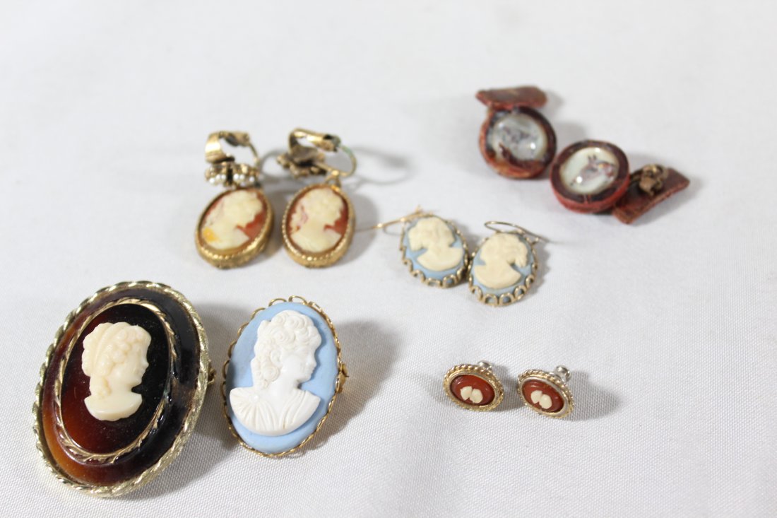 Lot Vintage Cameo Style Jewelry /Horse Cuff Links (1 of 1)