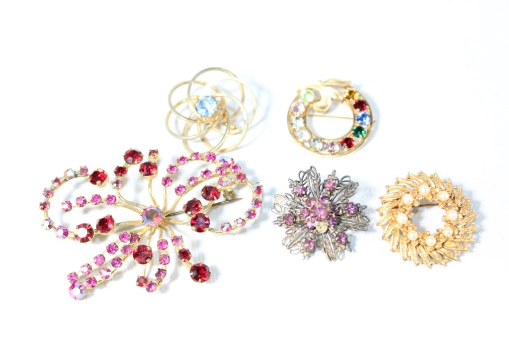 Lot of Vintage Brooches -Rhinestone etc (1 of 6)