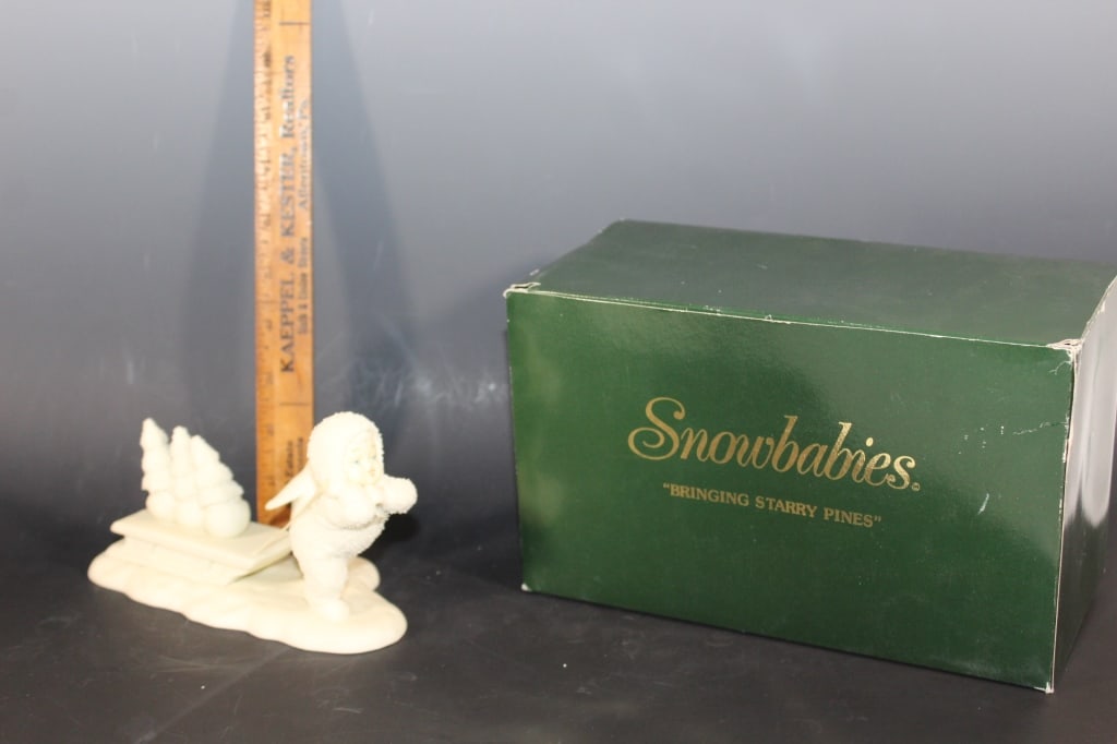 Snowbabies Department 56: Snowbabies "Mush!" roughly 4 inches tall-both pieces together 12 inches long roughly Good overall as pictured *Proceeds from this lot benefit the Rotary Club of