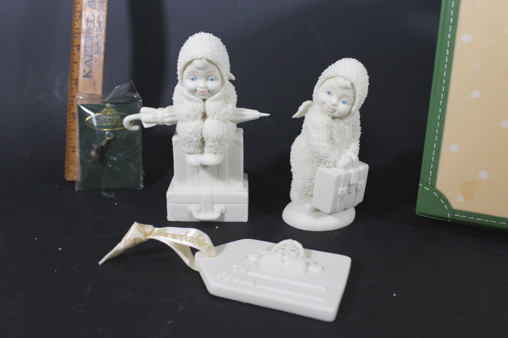 Snowbabies 2001 Ensemble d" Adhesion (1 of 4)