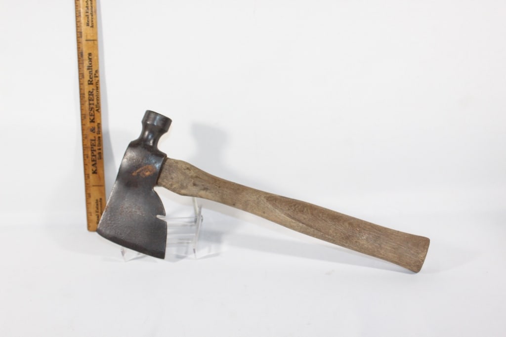 VTG German town Carpenters hatchet (1 of 7)